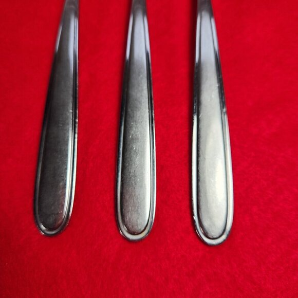 Oneida Forks Peninsula Castle Jordan Laura Pattern 7 7/8" Set of 3 - Picture 5 of 11